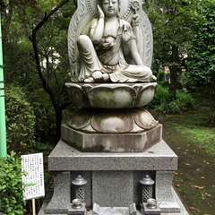 大円寺境内の如意輪観音石像(投稿日:2016年7月22日) 写真