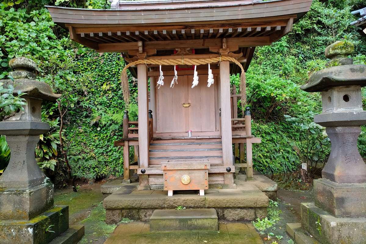 稲荷社・秋葉社 江の島。｜⛩稲荷社・秋葉社｜神奈川県藤沢市 八百万の神