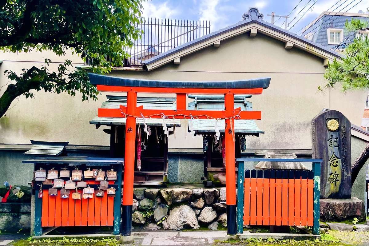 御所八幡宮社｜⛩御所八幡宮｜京都府京都市中京区 八百万の神