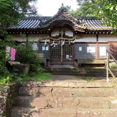 拝殿前..(投稿日:2021年5月4日) 写真