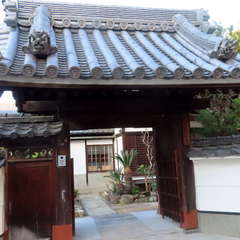 山門前(投稿日:2023年12月13日) 写真