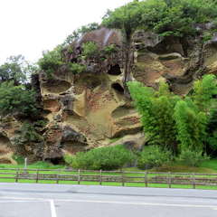 近隣虫喰岩(投稿日:2021年7月18日) 写真