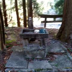手水鉢❔手洗い場❔・・・僕の神社😄(投稿日:2021年5月3日) 写真